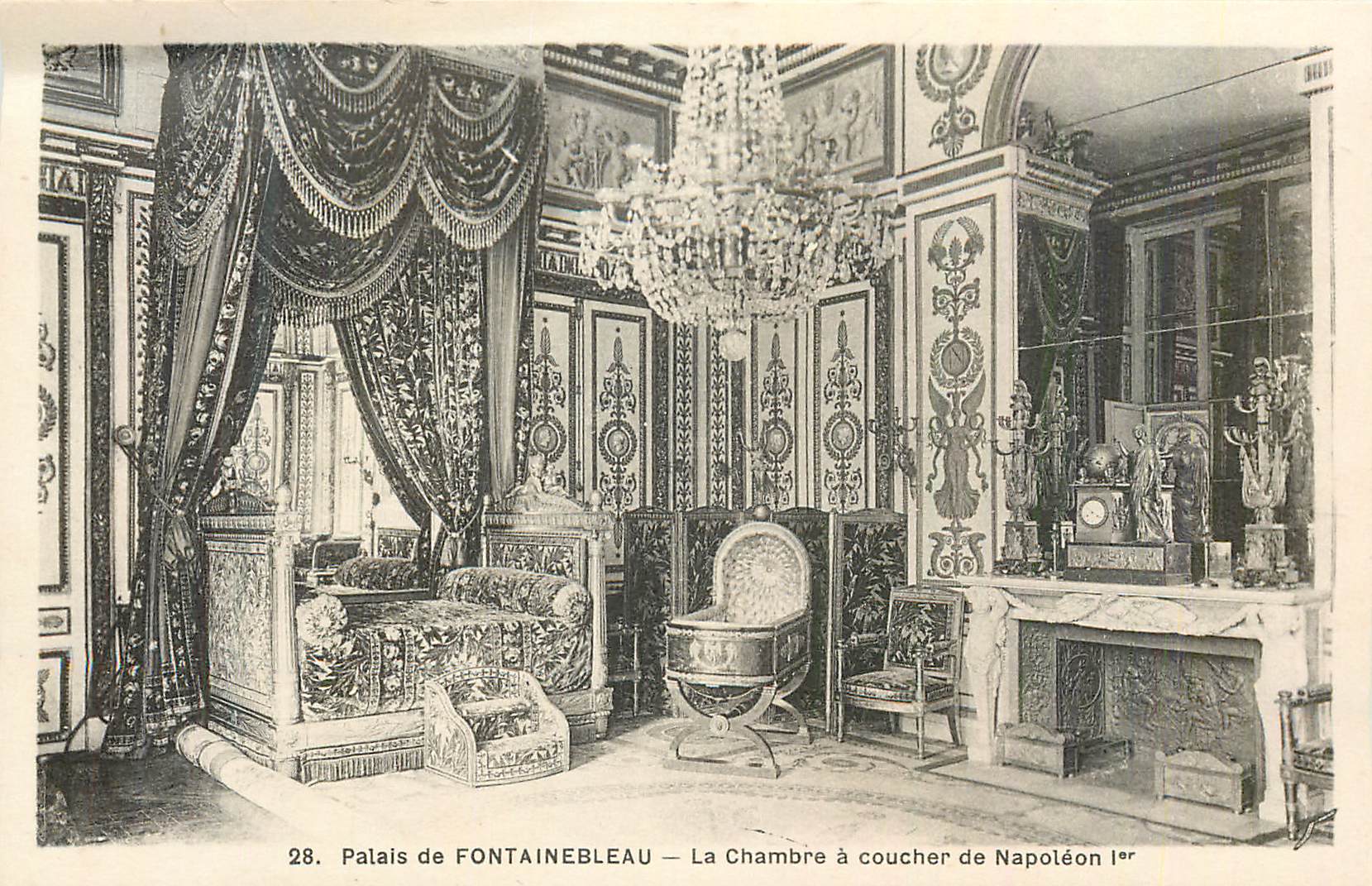Paleis van FONTAINEBLEAU — De slaapkamer van Napoleon I